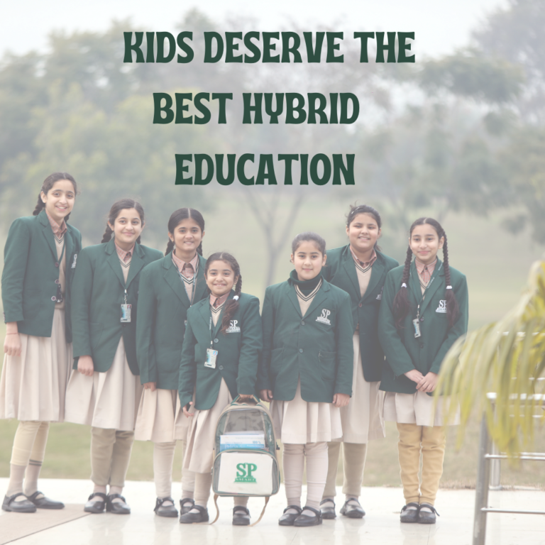 Read more about the article Online education v/s traditional classroom – what’s better? SP Smart Hybrid Schooling System is the best system